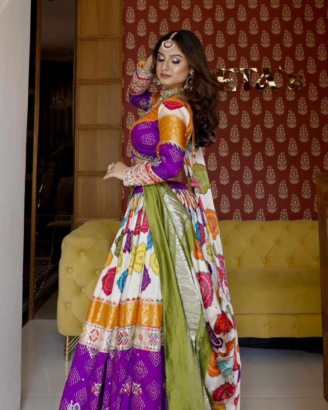 Navratree Royal Patola Pop Queen of Colors