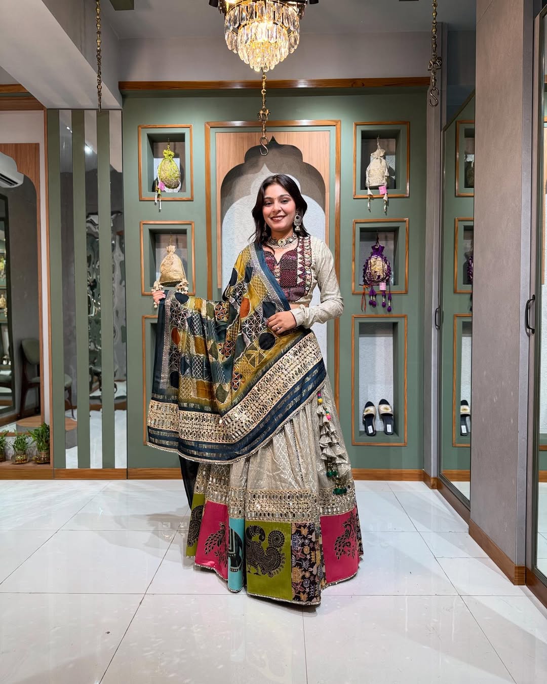 Haatheli Hathi Lehenga