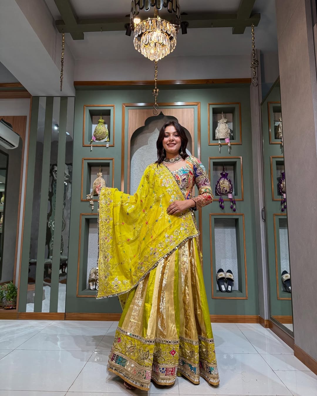 Surajmukhi Swag Lehenga