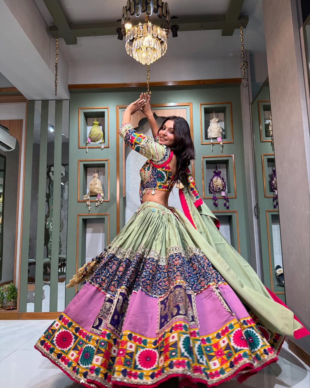 Noor-e-Kalaam Lehenga