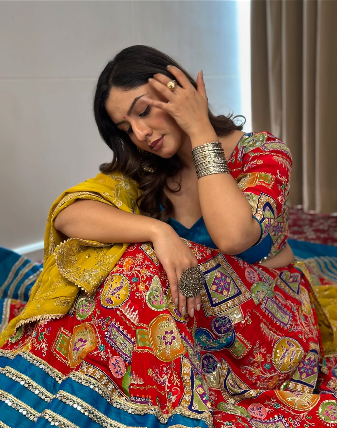 Navratree Vibrant Frame Rangila Lahenga