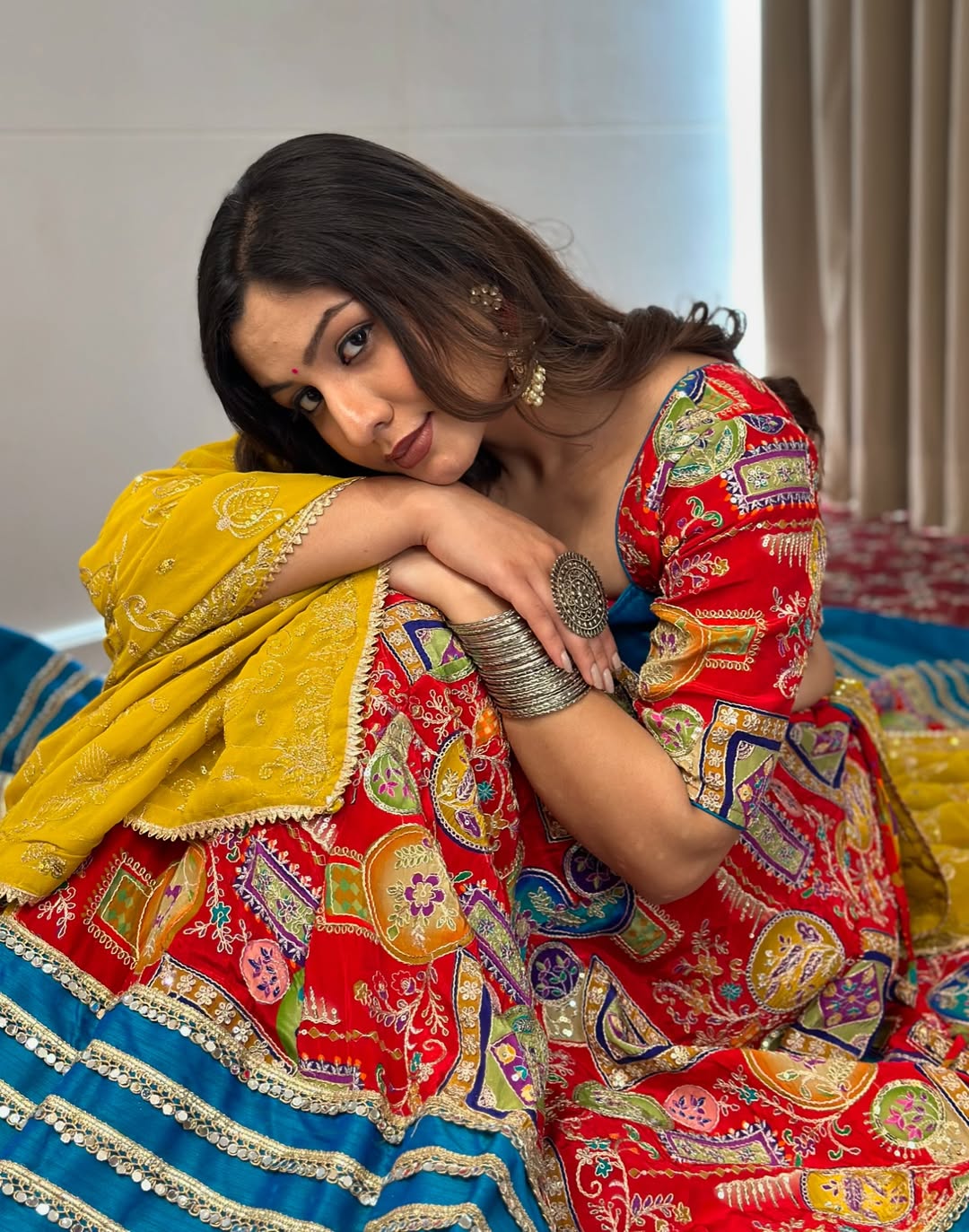 Navratree Vibrant Frame Rangila Lahenga