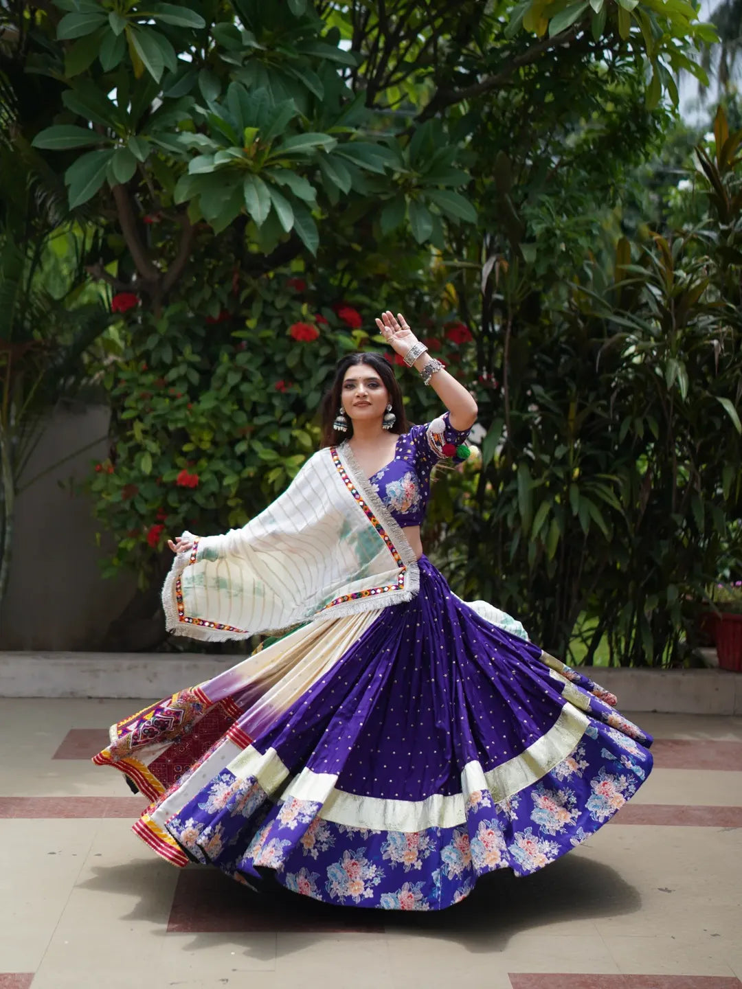 White Symphony ā Multi Panel Fusion Lehenga