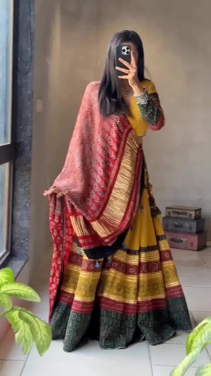 Royal Elegance – Handwoven Ethnic Lehenga with Contrast Dupatta Charm