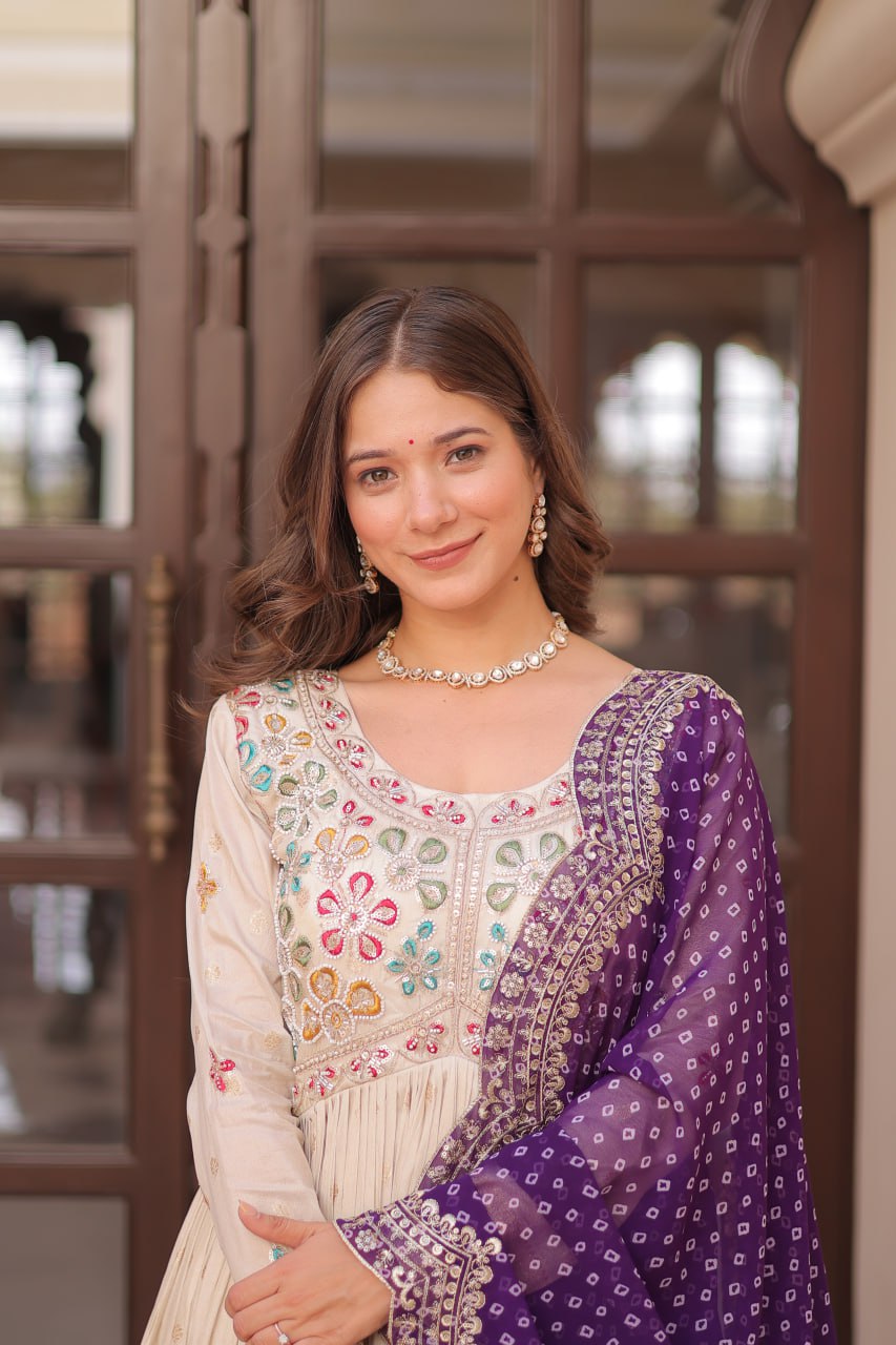 Dupatta Manjari: Regal Radiance in Layers
