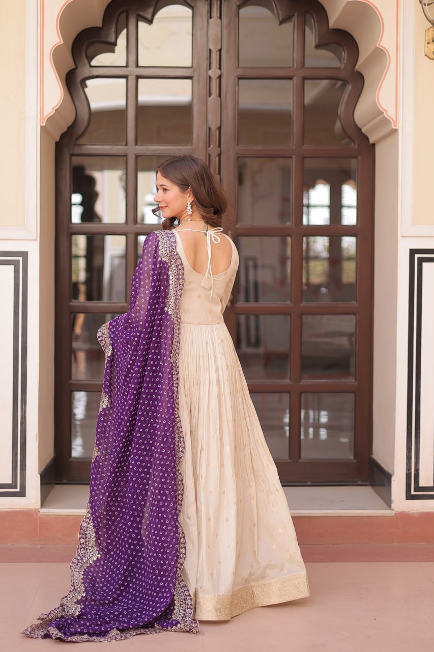 Dupatta Manjari: Regal Radiance in Layers