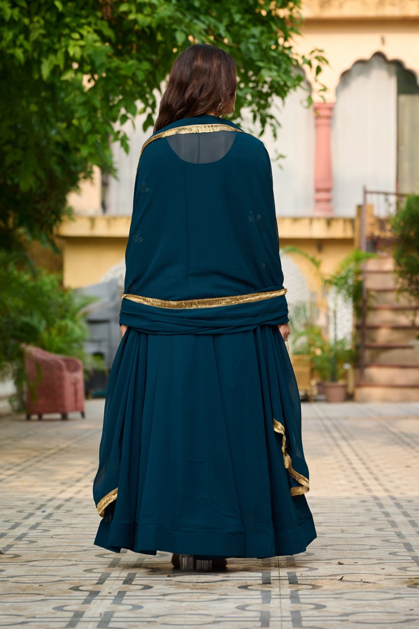 Mahal-e-Nazakat: Where Grace Meets Royal Threads