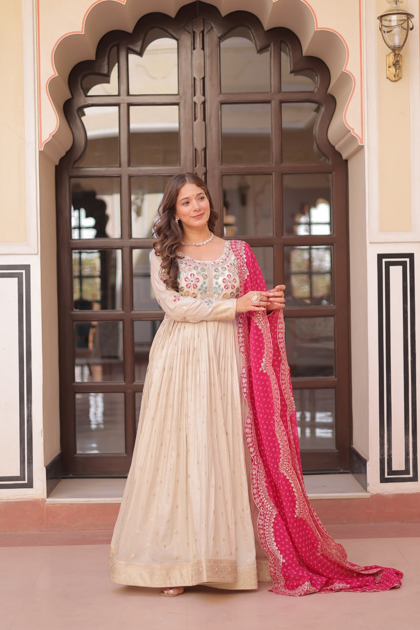 Dupatta Manjari: Regal Radiance in Layers