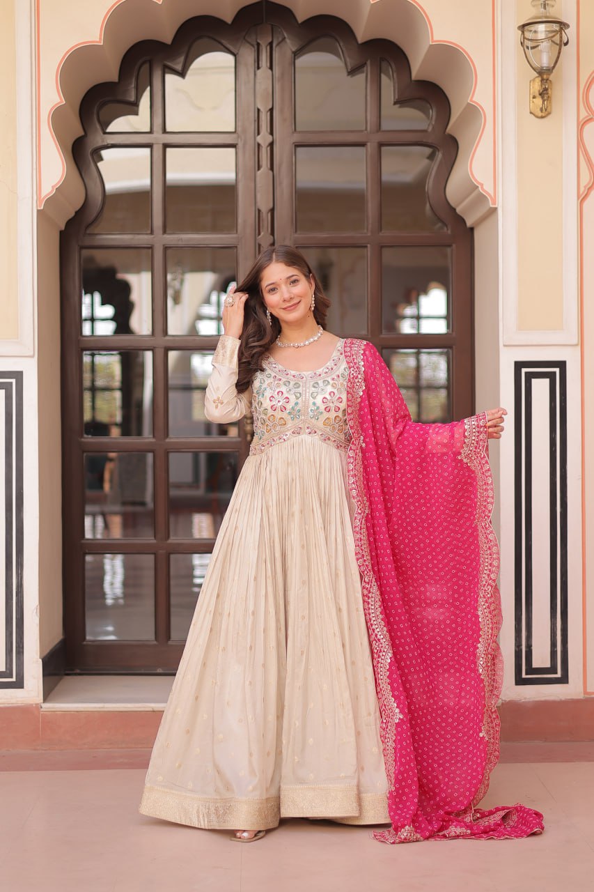 Dupatta Manjari: Regal Radiance in Layers