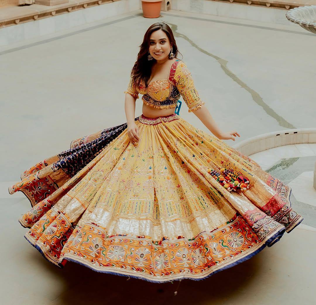 Heritage Muslin Glow Traditional Navratri Lehanga Choli Set