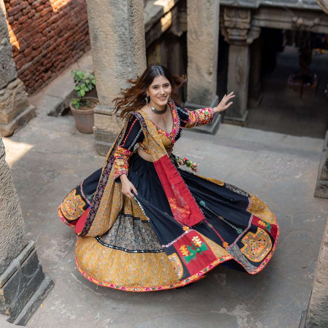 Navratri Royal Mirror Work Lehenga