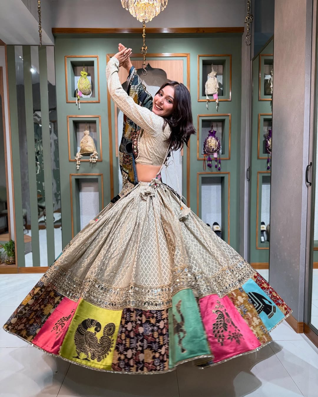 Haatheli Hathi Lehenga