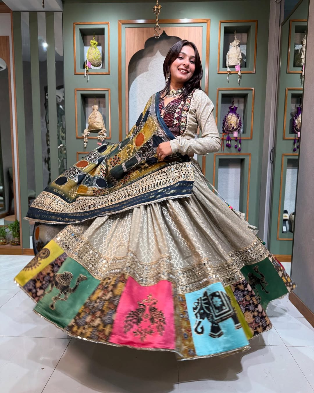 Haatheli Hathi Lehenga