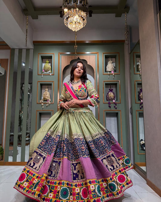 Noor-e-Kalaam Lehenga