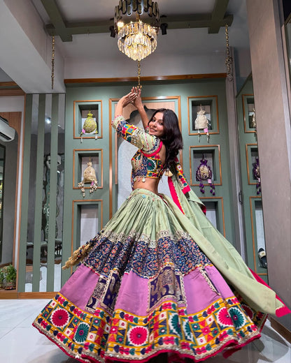 Noor-e-Kalaam Lehenga