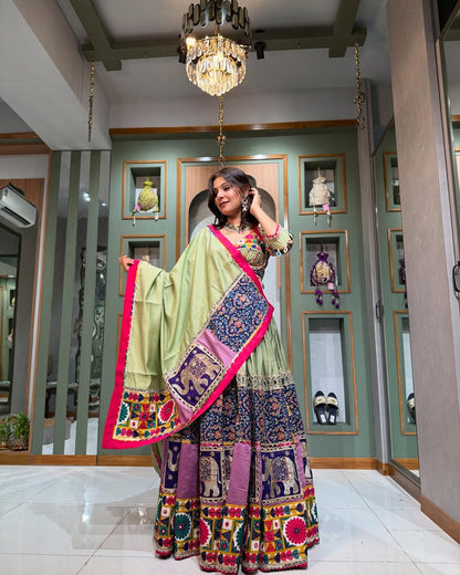 Noor-e-Kalaam Lehenga