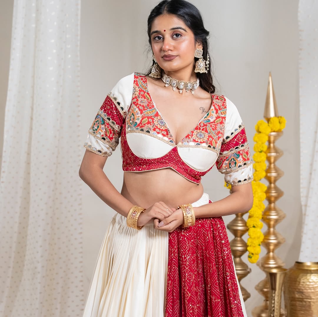 Red & White Traditional Navratri Chaniya choli