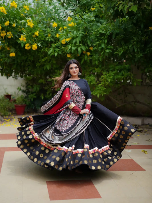 Rajwadi Elegance – Black & Silver Lehenga