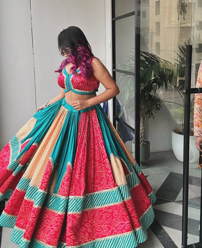 Navratree Teal Berry Bloom – Grace with a Swirl
