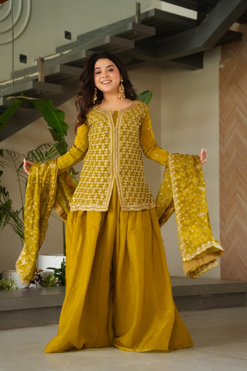 Dastak-e-Zar Knock of Gold on the Door of Tradition