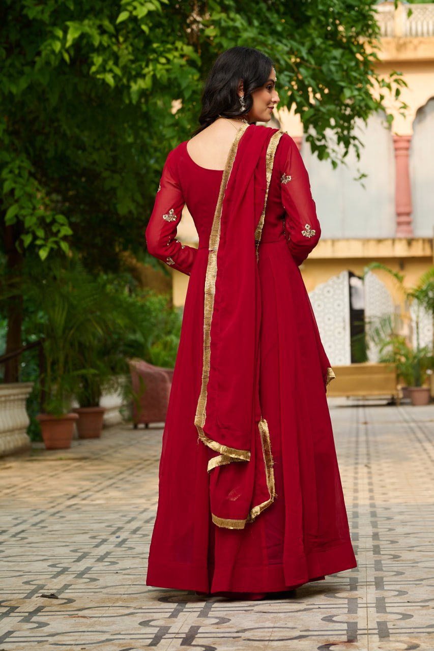 Mahal-e-Nazakat: Where Grace Meets Royal Threads