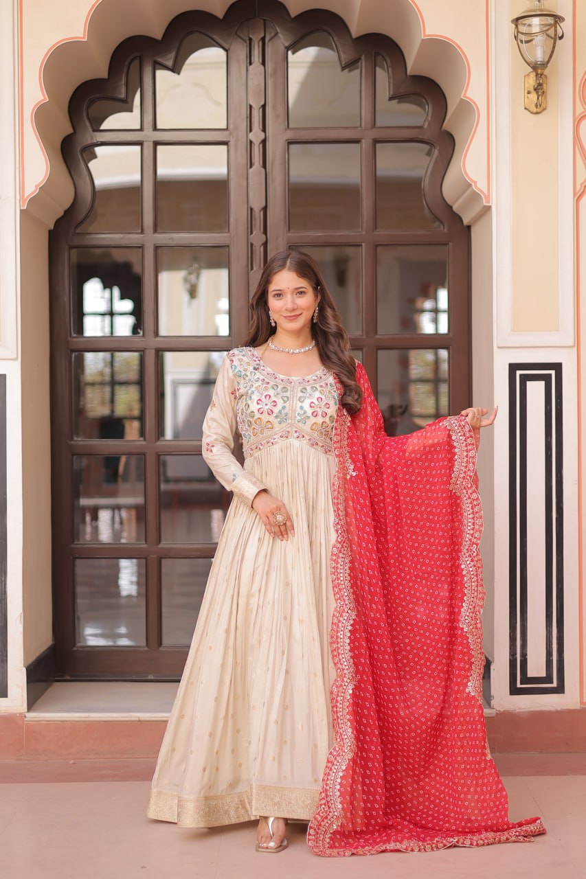Dupatta Manjari: Regal Radiance in Layers
