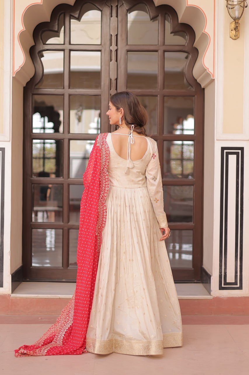 Dupatta Manjari: Regal Radiance in Layers
