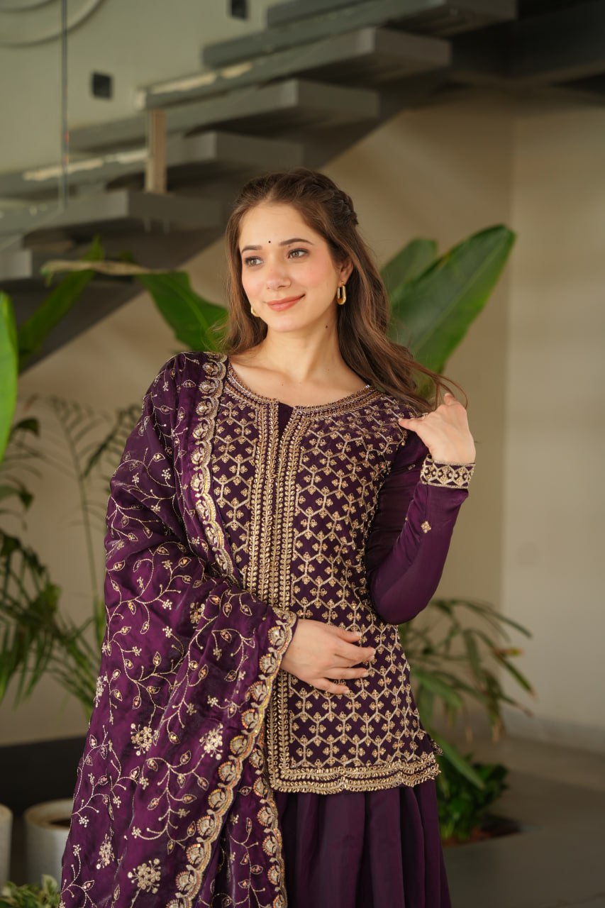 Dastak-e-Zar Knock of Gold on the Door of Tradition