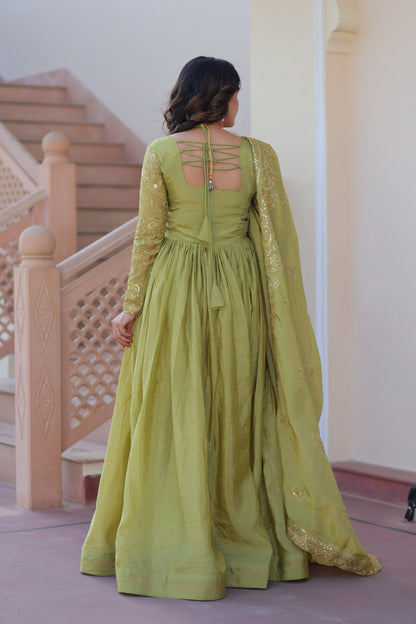 Adaayein-e-Hunar A Story Sewn with Threads of Tradition