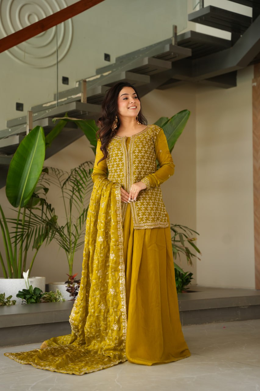 Dastak-e-Zar Knock of Gold on the Door of Tradition