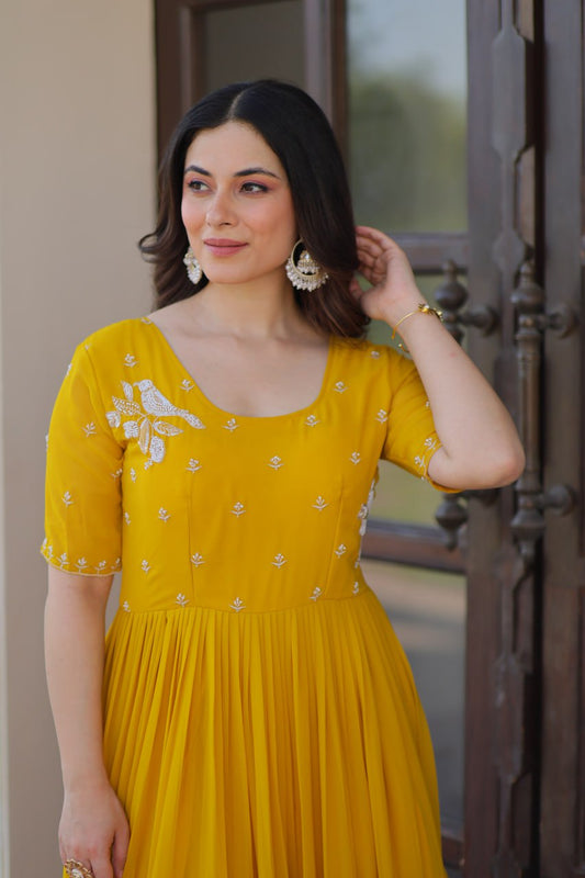 Celebrating the playful charm of yellow and the regal power of red